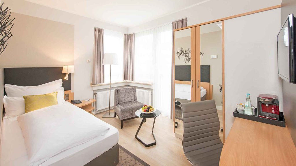 Apartment Agnesviertel · Mercure Hotel Köln Belfortstraße