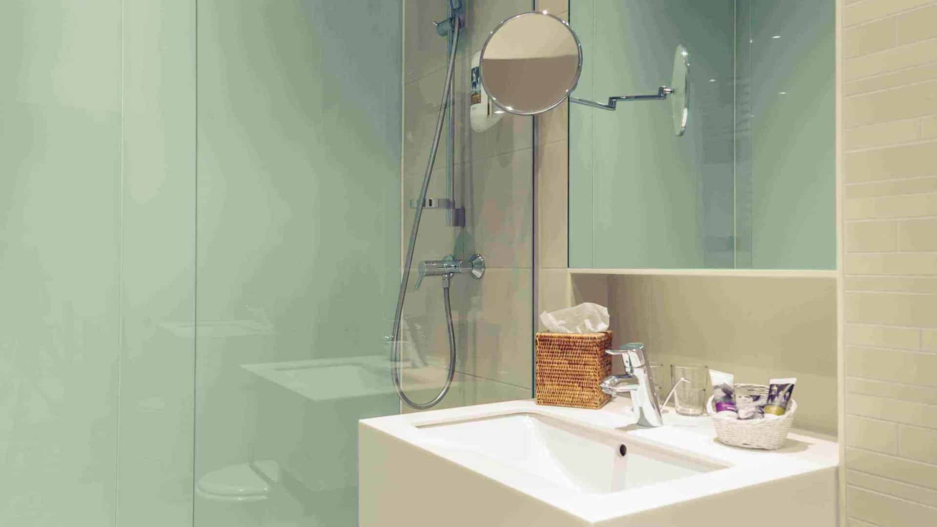 Bathroom · Mercure Hotel Cologne Belfortstrasse
